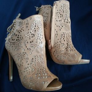 Steven Madden Korsett Booties